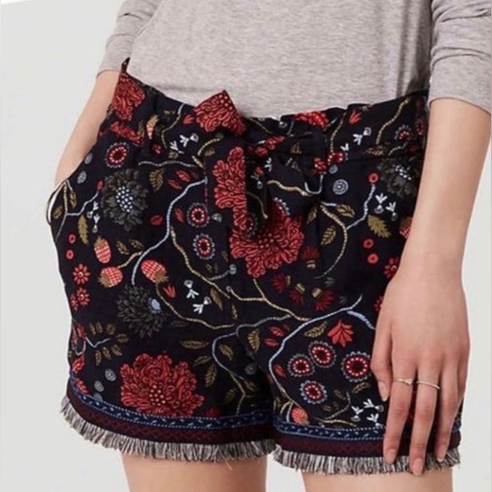 LOFT Navy red linen fringe shorts